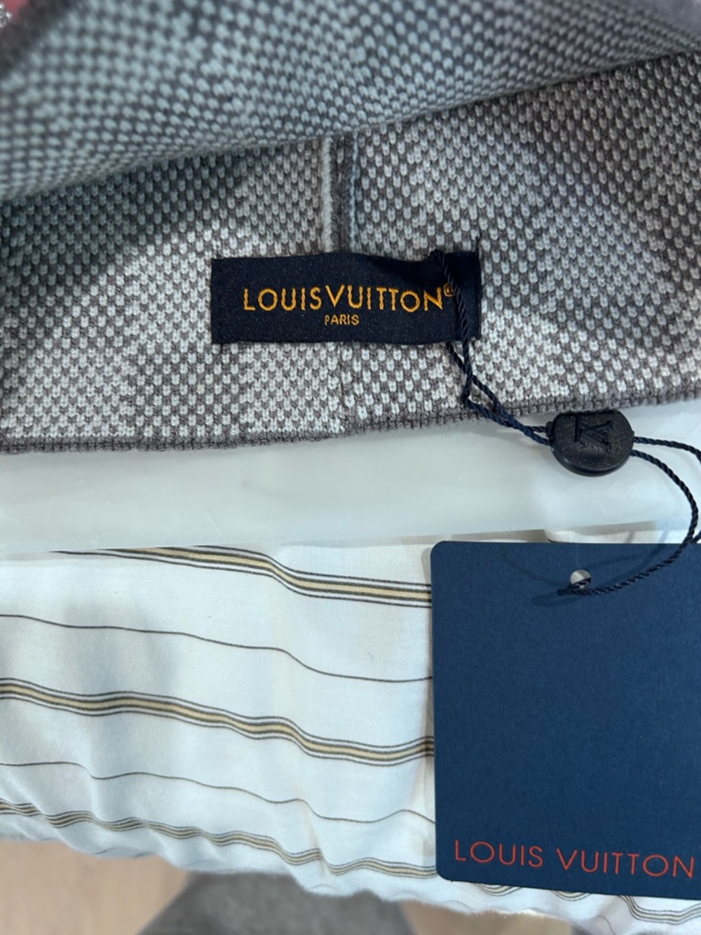 Louis Vuitton Gray and Black Damier Knit Beanie - Picture 4 of 4